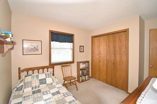 11963 Peacock Circle, Granger, IN 46530