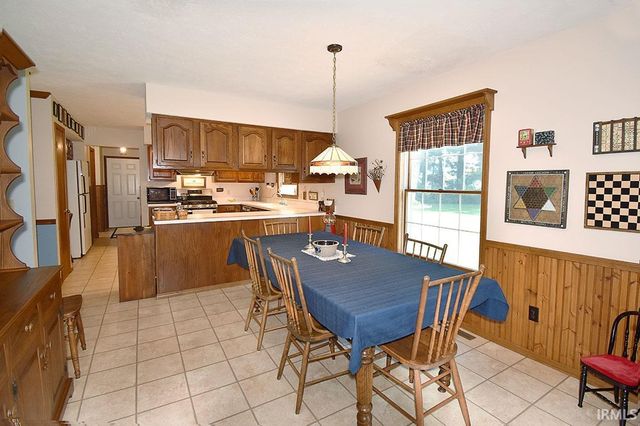 11963 Peacock Circle, Granger, IN 46530