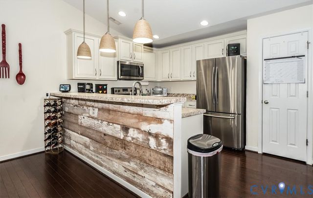 4733 Kennington Park Rd, Aylett, VA 23009