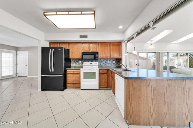 13523 W GEMSTONE Drive, Sun City West, AZ 85375