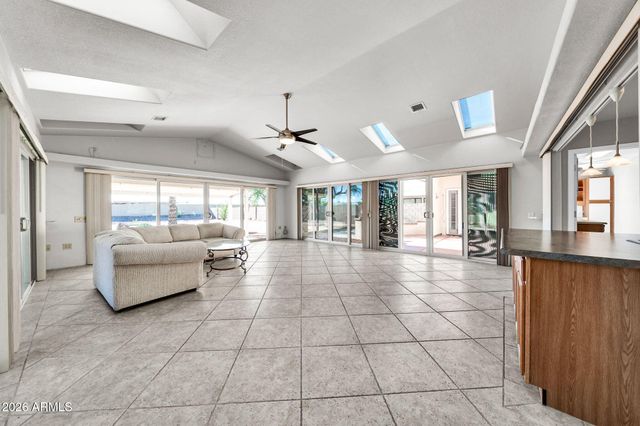 13523 W GEMSTONE Drive, Sun City West, AZ 85375