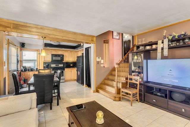 2341 S 24th Avenue, Broadview, IL 60155