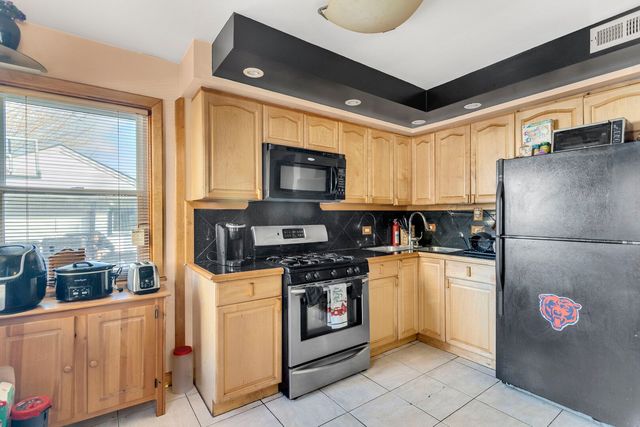 2341 S 24th Avenue, Broadview, IL 60155