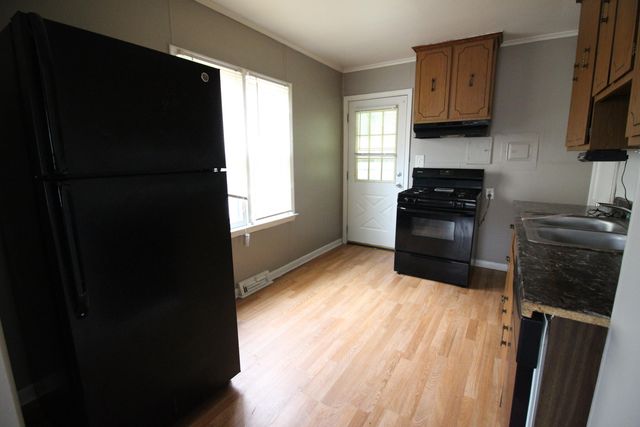 18336 E 12 Mile Road, Roseville City, MI 48066