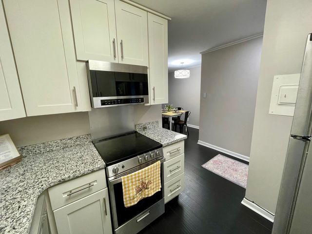 232 S Highland St Apt 903, Memphis, TN 38111