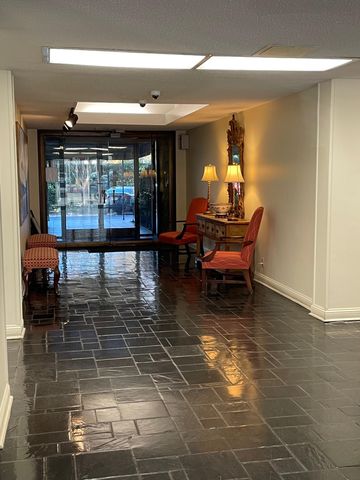 232 S Highland St Apt 903, Memphis, TN 38111