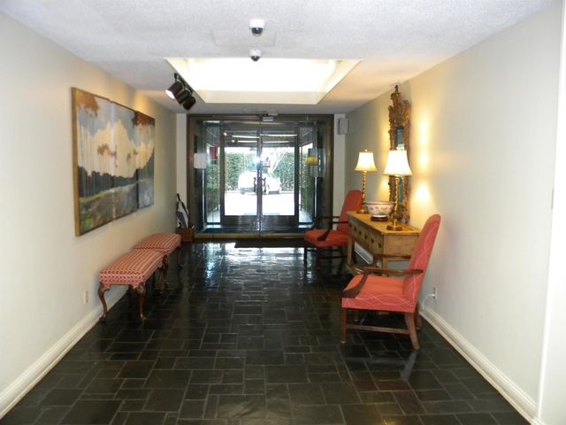 232 S Highland St Apt 903, Memphis, TN 38111