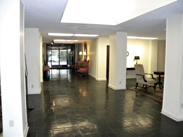 232 S Highland St Apt 903, Memphis, TN 38111
