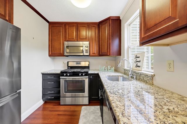 39 Waters Edge 39, Ludlow, MA 01056