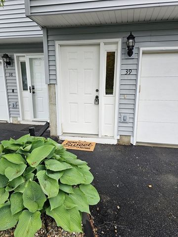 39 Waters Edge 39, Ludlow, MA 01056