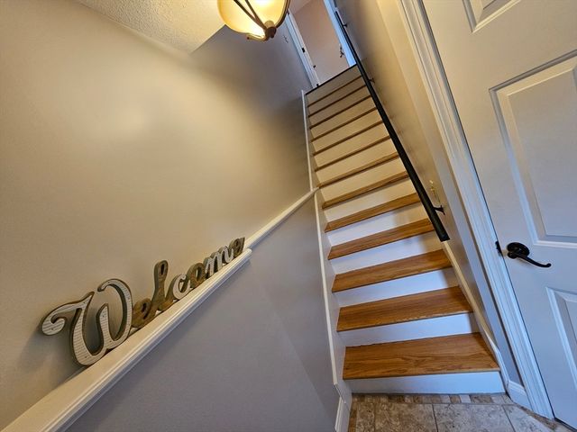 39 Waters Edge 39, Ludlow, MA 01056