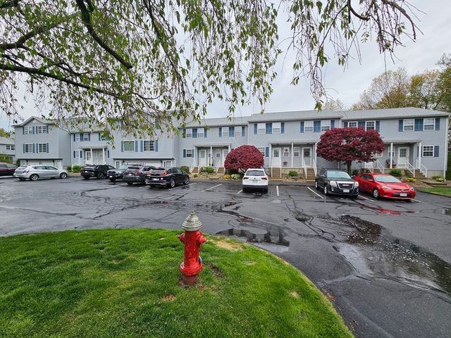 39 Waters Edge 39, Ludlow, MA 01056