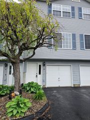39 Waters Edge 39, Ludlow, MA 01056