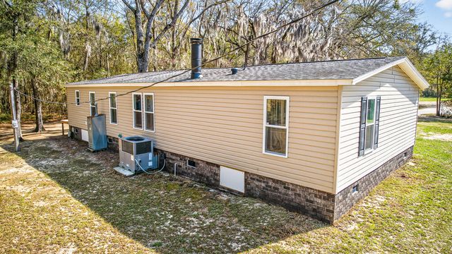 1223 Benton Road, Summerton, SC 29148