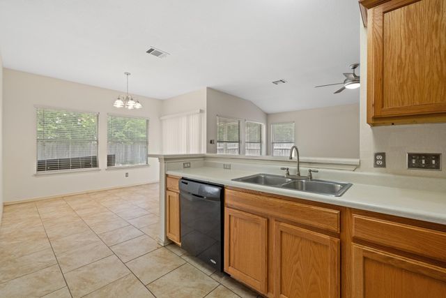 17710 Limpia CRK, Round Rock, TX 78664