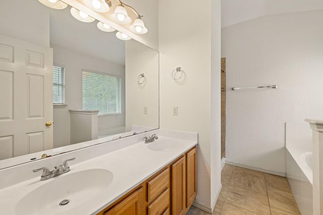 17710 Limpia CRK, Round Rock, TX 78664