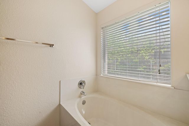 17710 Limpia CRK, Round Rock, TX 78664