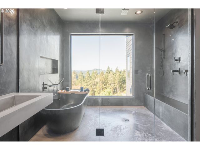 85168 STRAYER Pl, Eugene, OR 97405