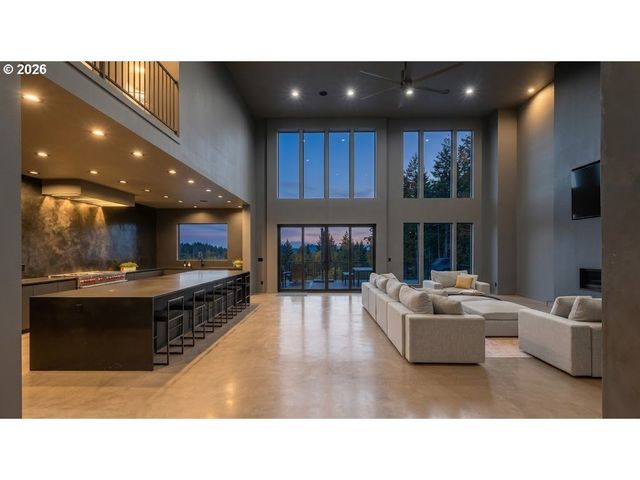 85168 STRAYER Pl, Eugene, OR 97405