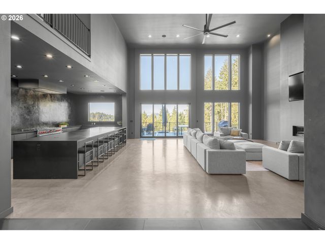85168 STRAYER Pl, Eugene, OR 97405