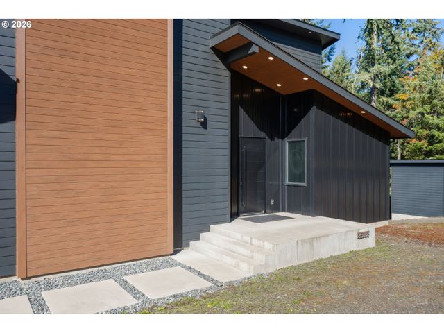 85168 STRAYER Pl, Eugene, OR 97405