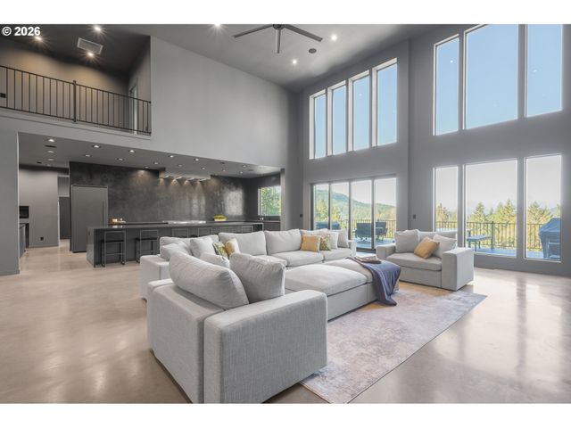 85168 STRAYER Pl, Eugene, OR 97405