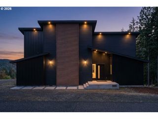 85168 STRAYER Pl, Eugene, OR 97405