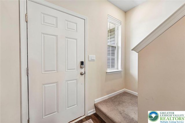 884 Still Waters Lane, Pennsburg Boro, PA 18073