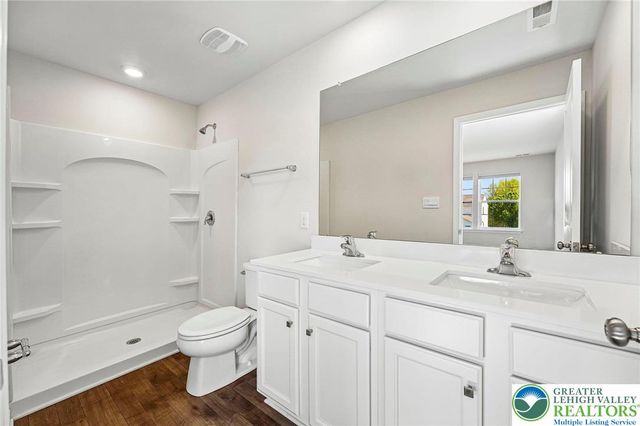 884 Still Waters Lane, Pennsburg Boro, PA 18073