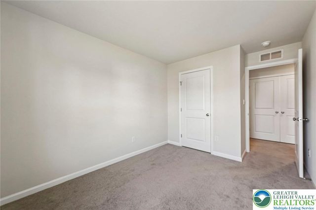 884 Still Waters Lane, Pennsburg Boro, PA 18073