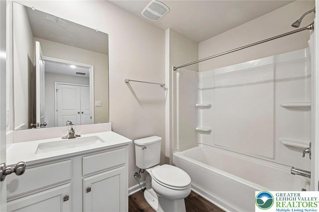 884 Still Waters Lane, Pennsburg Boro, PA 18073
