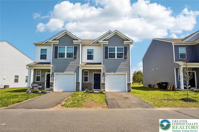 884 Still Waters Lane, Pennsburg Boro, PA 18073