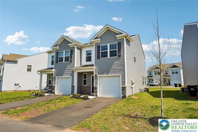 884 Still Waters Lane, Pennsburg Boro, PA 18073