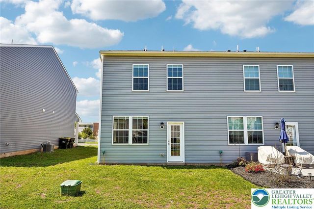 884 Still Waters Lane, Pennsburg Boro, PA 18073
