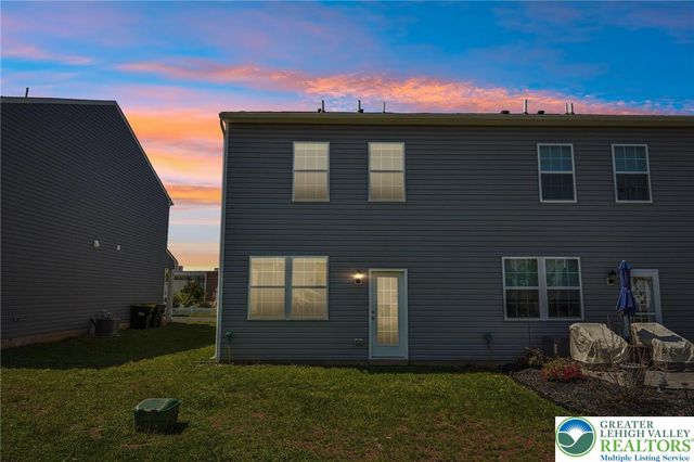 884 Still Waters Lane, Pennsburg Boro, PA 18073