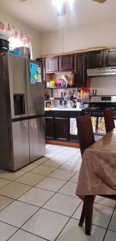 4751 S Hoyne Avenue, Chicago, IL 60609