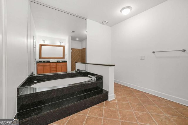 3071 Lenox Road NE 11, Atlanta, GA 30324