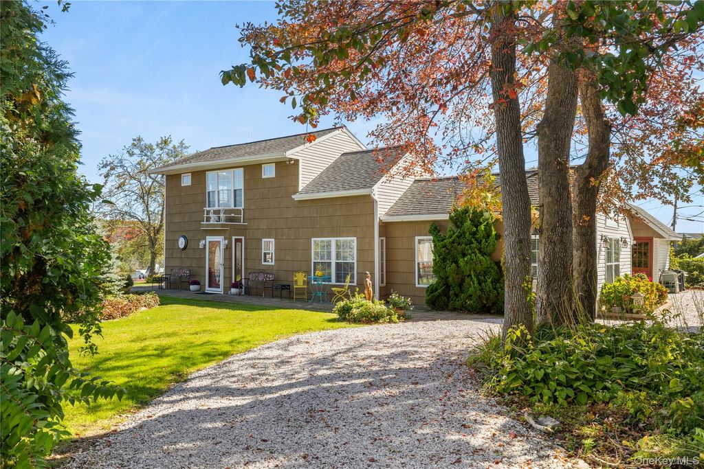 70 Featherbed Lane, Oakdale, NY 11769 — photo 4