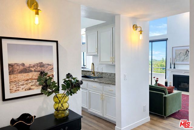13920 Moorpark Street 308, Sherman Oaks, CA 91423