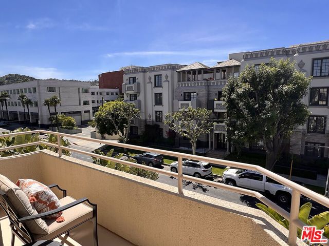 13920 Moorpark Street 308, Sherman Oaks, CA 91423