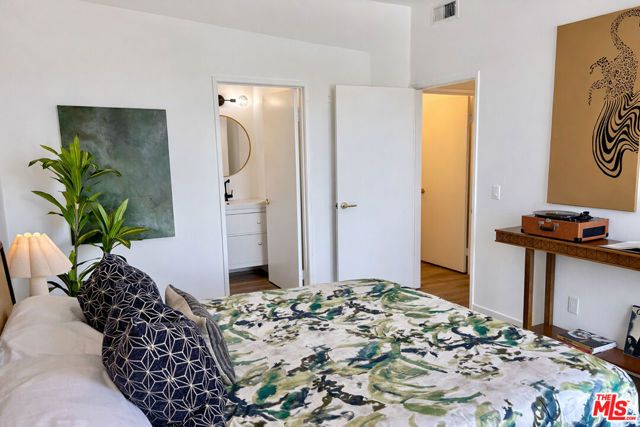 13920 Moorpark Street 308, Sherman Oaks, CA 91423