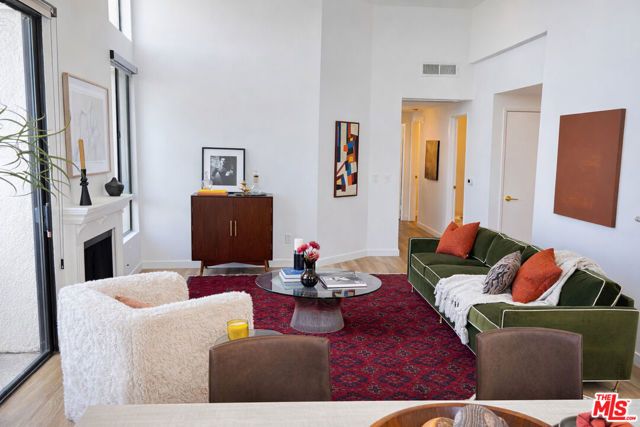 13920 Moorpark Street 308, Sherman Oaks, CA 91423