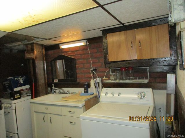 62-37 69TH Place, Middle Village, NY 11379