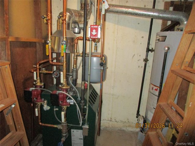 62-37 69TH Place, Middle Village, NY 11379