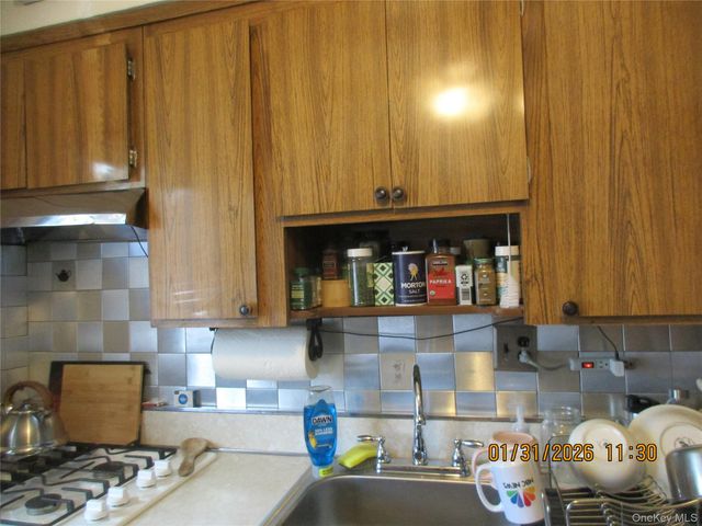 62-37 69TH Place, Middle Village, NY 11379