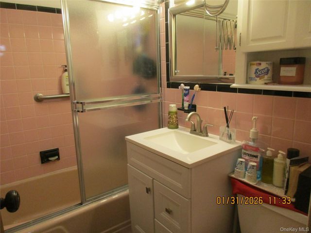 62-37 69TH Place, Middle Village, NY 11379