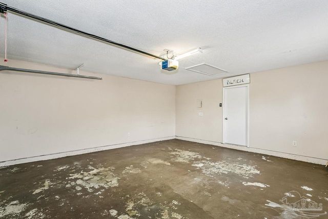 6931 Falcon Dr, Pensacola, FL 32526