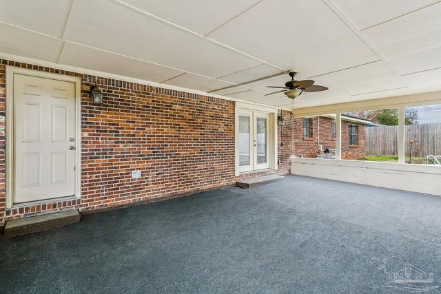 6931 Falcon Dr, Pensacola, FL 32526