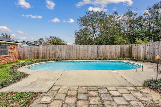 6931 Falcon Dr, Pensacola, FL 32526