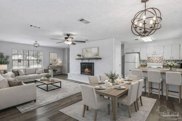 6931 Falcon Dr, Pensacola, FL 32526